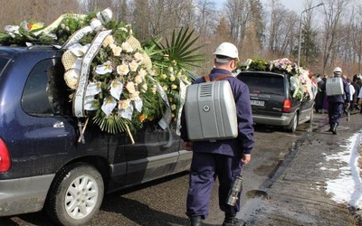Pogrzeb ofiar katastrofy w Przybędzy