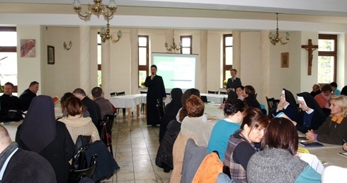 Sympozjum będzie jednym w punktów tegorocznej formacji katechetów - mówi ks. dr Marek Studenski
