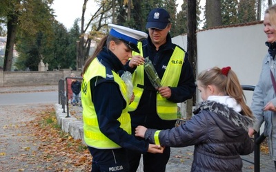 Odblaskowa akcja policji