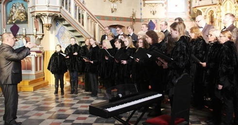 W koncercie inauguracyjnym wystąpi chór "Hejnal Mazańcowice" kierowany przez Krzysztofa Przemyka