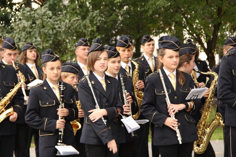 Pomnik ofiar zbrodni katyńskiej w Damienicach