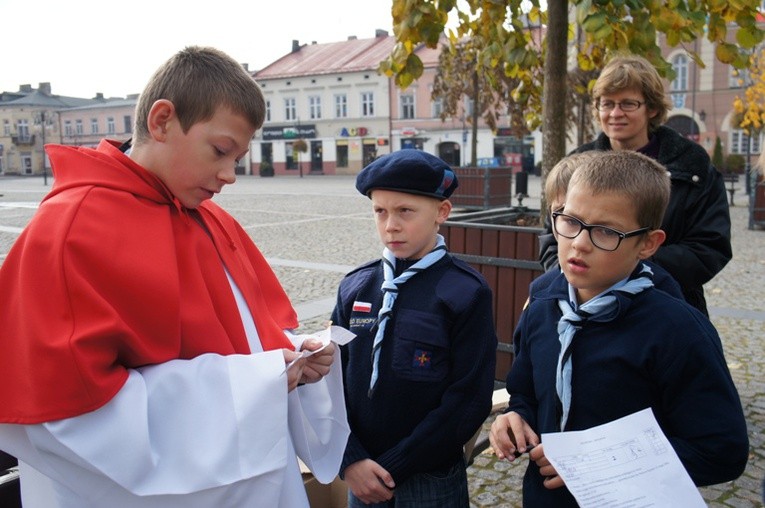 W Dniu Papieskim Skauci Europy przez zabawę przybliżali sylewtkę Jana Pawła II