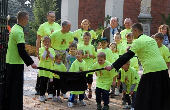 Bł. Jan Paweł II wciąż nas inspiruje i nawet wśród tych, którzy go już nie pamiętają, budzi podziw  