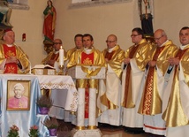 Eucharystia koncelebrowana przez kapłanów dekanatu cieszyńskiego pod przewodnictwem bp. Tadeusza Rakoczego