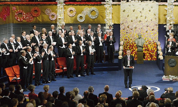 Wręczenie Nagród Nobla ma miejsce  w filharmonii Sztokholmskiej, zawsze  10 grudnia – w rocznicę śmierci Alfreda Nobla