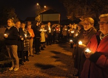 Msza św. za dzieci utracone zakończyła się procesją światła do Matki Bożej z Guadalupe