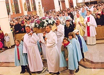 Nabożeństwa fatimskie na stałe wpisały się w życie religijne archidiecezji 