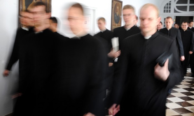 Alumnów ubywa