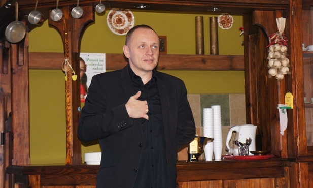 Rafał Porzeziński, dziennikarz, twórca programów radiowych, członek Zarządu Stowarzyszenia "Twoja Sprawa"