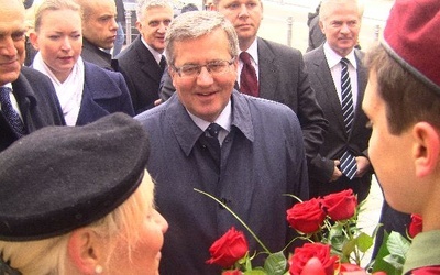 Bronisław Komorowski spotkał się z mieszkańcami na Placu Jana Pawła II