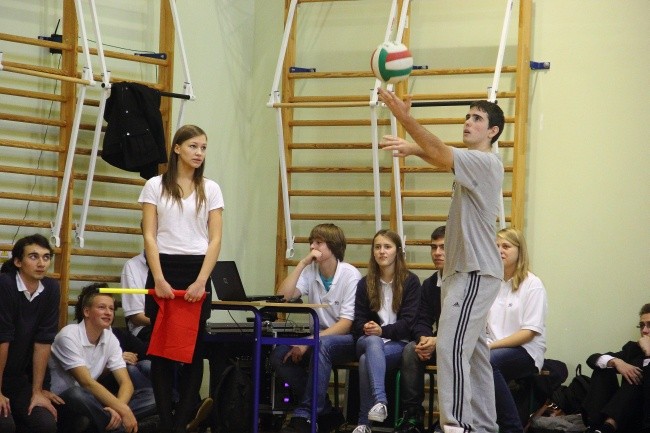 Mecz i koncert w parafii pw. św. Andrzeja Boboli 