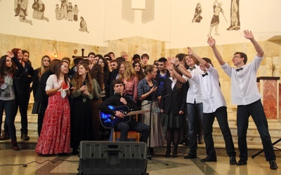 Mecz i koncert w parafii pw. św. Andrzeja Boboli 