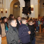Uczestnicy Oazy Modlitwy w sanktuarium w Nowym Mieście