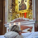 Mury trzeba ogrzać modlitwą
