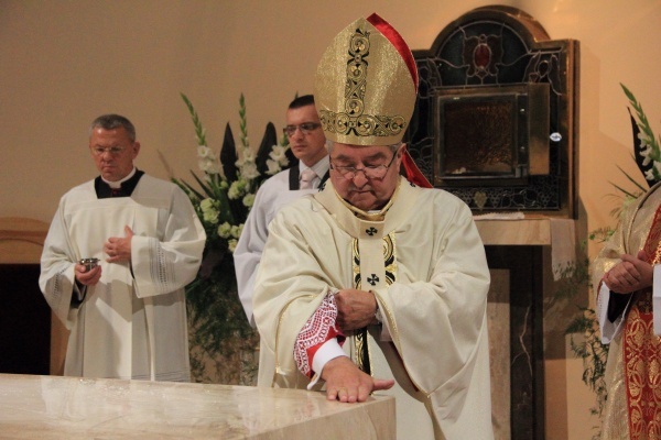 Konsekracja świątyni NMP Matki Kościoła i św. Katarzyny Szwedzkiej