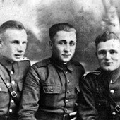 Sierżant Józef Franczak (w środku), ostatni partyzant podziemia antykomunistycznego