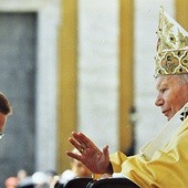 Rzym, 18 maja 2003. Daniel Gajewski podczas Mszy św. kanonizacyjnej bł. Urszuli Ledóchowskiej