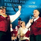   Na scenie nie zabrakło Szczepcia i Tońcia, w których rolę wcielili się wokaliści zespołu Batiary, wyłonionego z chóru Pohulanka z Zielonej Góry