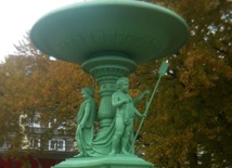Remont "wędrującej" fontanny
