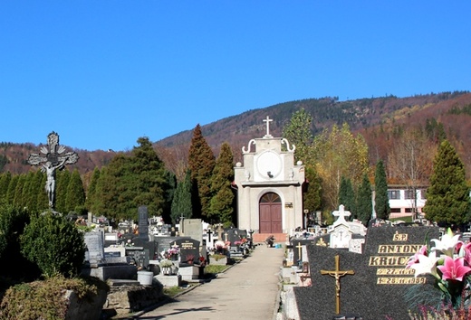 Kaplica cmentarna zbudowana przez parafian ze Szczyrku