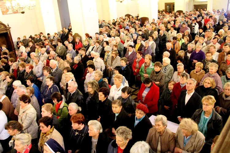 Okulice. Spotkanie róż różańcowych.