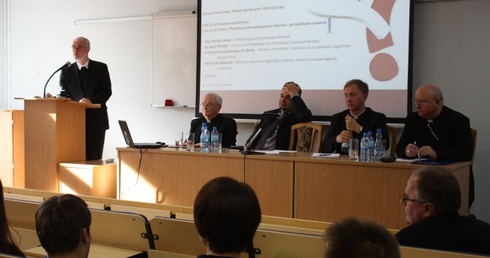 Debata o in vitro 