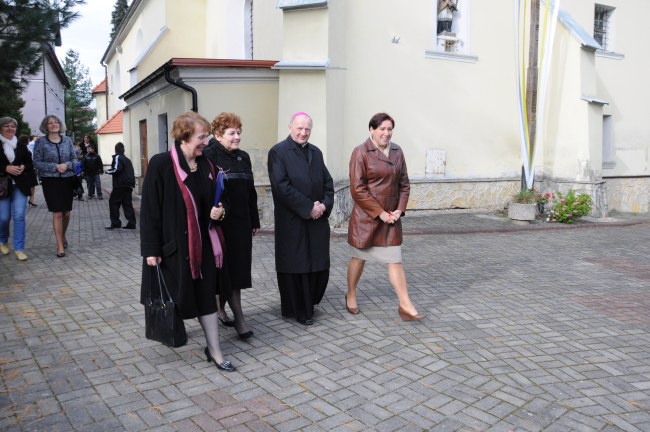 Inauguracja katolickiej szkoły w Grabinie