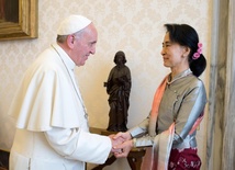 Papieska audiencja dla Aung San Suu Kyi