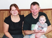 Dawid z rodzicami, Agatą i Adamem