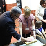 Bronisław Komorowski w Muzeum Papiernictwa