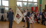 Nowy sztandar dla Gimnazjum w Łętowni 
