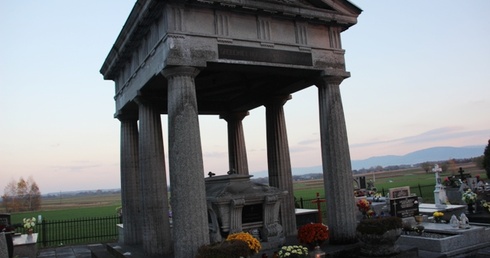 Grobowiec Marii Warchałowskiej z 1925 r.