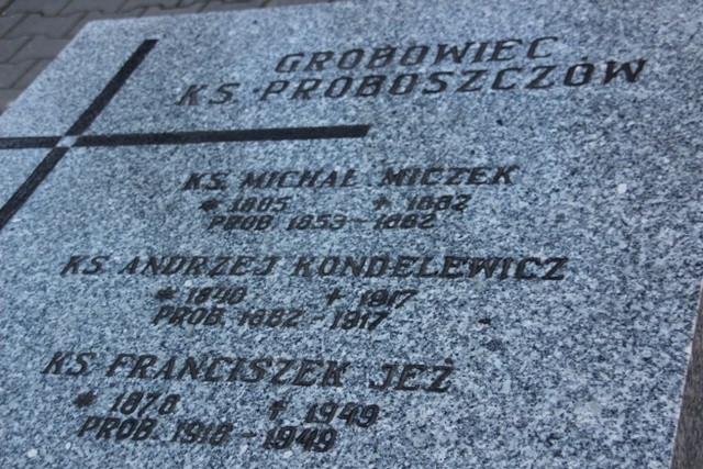 Ks. Józef Dowsilas spoczął w grobowcu wilamowickich proboszczów