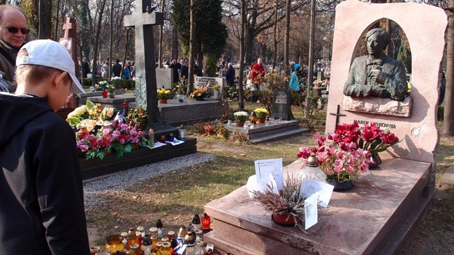 Uroczystość Wszystkich Świętych na cmentarzu Rakowickim