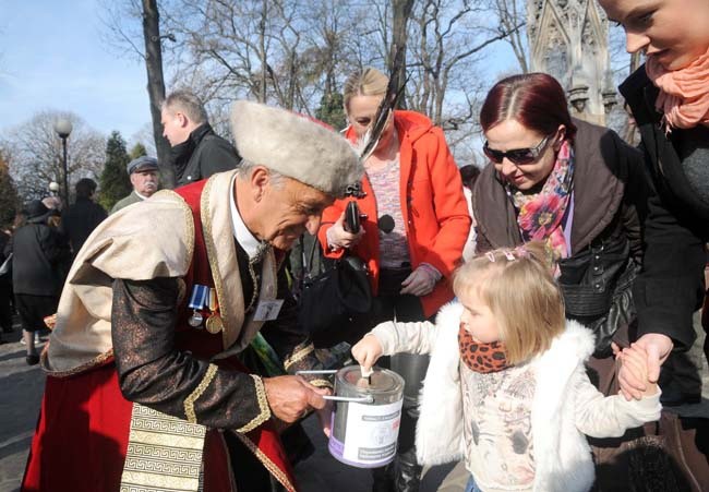 1 listopada na cmentarzu Rakowickim i Salwatorskim