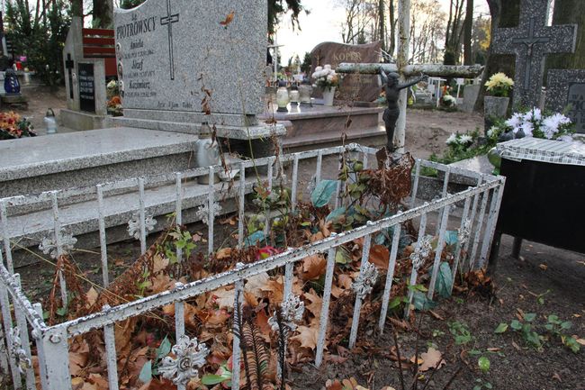 Szczecineckie cmentarze