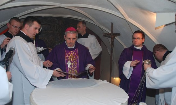 Modlitwa za zmarłych biskupów