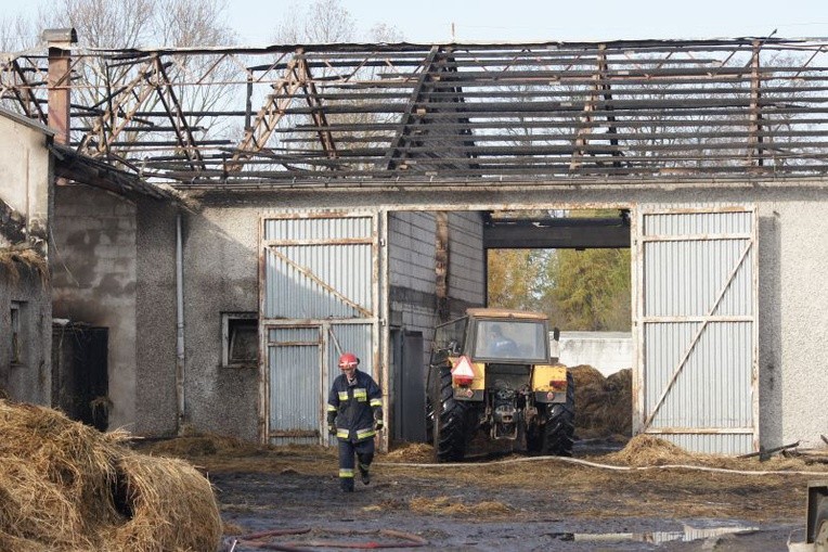 Straty wynikłe z pożaru wynosza  około 250 tys. zł