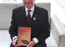 Andrzej Skibniewski  ze swoją książką