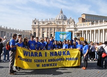 W napiętym programie  było zwiedzanie bazyliki  św. Piotra i spotkanie z papieżem Franciszkiem