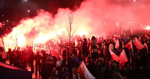 Po Marszu Niepodległości policja analizuje nagrania
