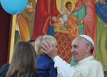 Papież Franciszek  zachęca cały Kościół do refleksji nad sytuacją małżeństw i rodzin  