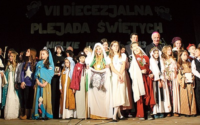 Na deskach Ząbkowickiego Ośrodka Kultury pojawiło się ponad 200 świętych