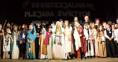 Na deskach Ząbkowickiego Ośrodka Kultury pojawiło się ponad 200 świętych