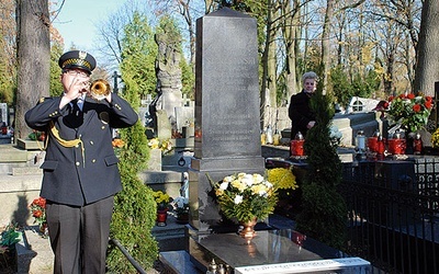 Jednym z odnowionych pomników jest grób ks. Kazimierza Starościńskiego, twórcy hejnału płockiego