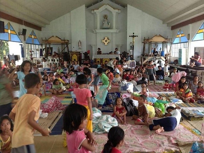 Pomóżmy ofiarom tajfunu na Filipinach