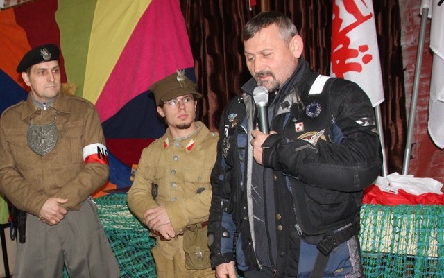 Włodzimierz Lach z Rajczy jest ratownikiem GOPR. Obecnie ratuje także pamięć o Polakach poległych na Wschodzie.