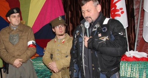 Włodzimierz Lach z Rajczy jest ratownikiem GOPR. Obecnie ratuje także pamięć o Polakach poległych na Wschodzie.