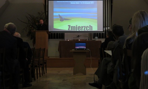 "Zmierzch" - konferencja naukowa