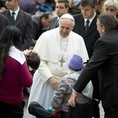 Papież: Nie gońcie za religijnymi sensacjami